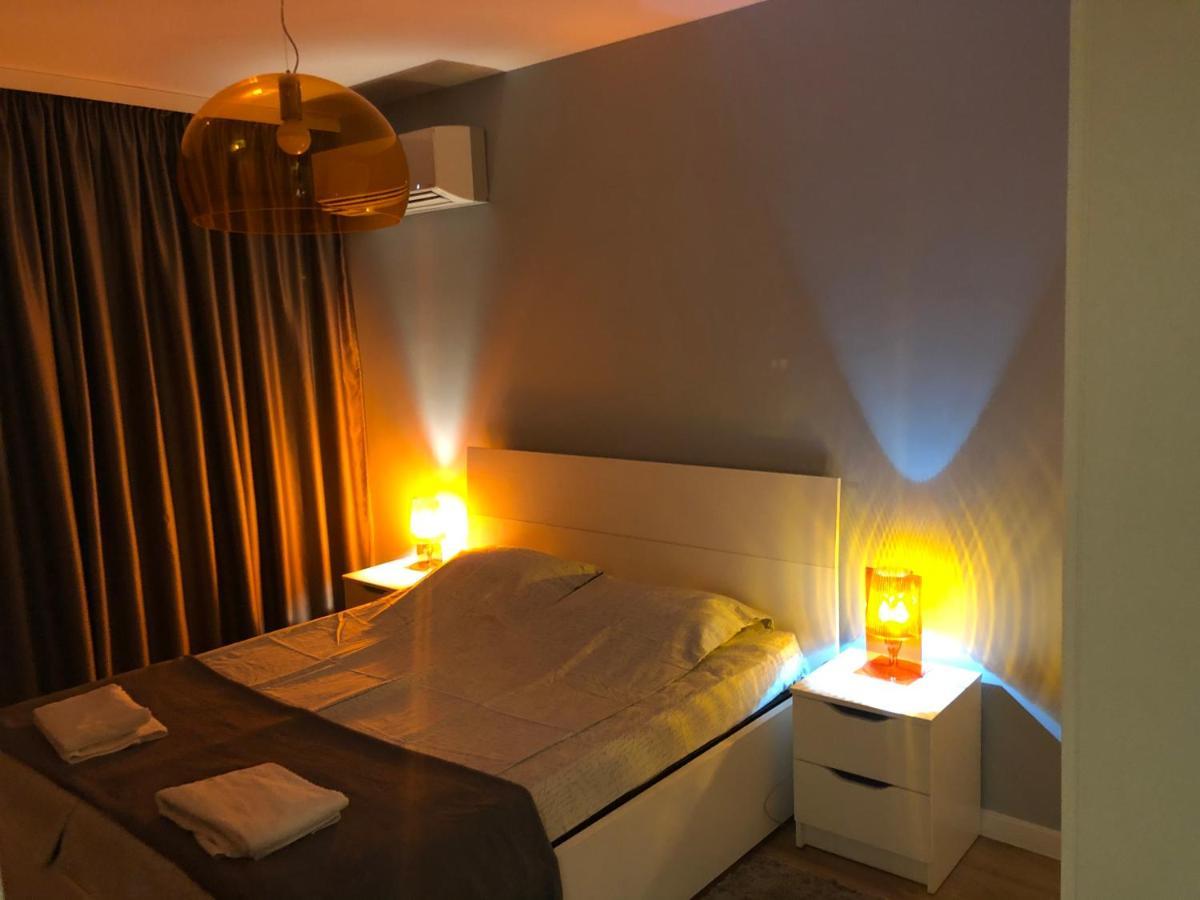 Luxury In Center 2 *