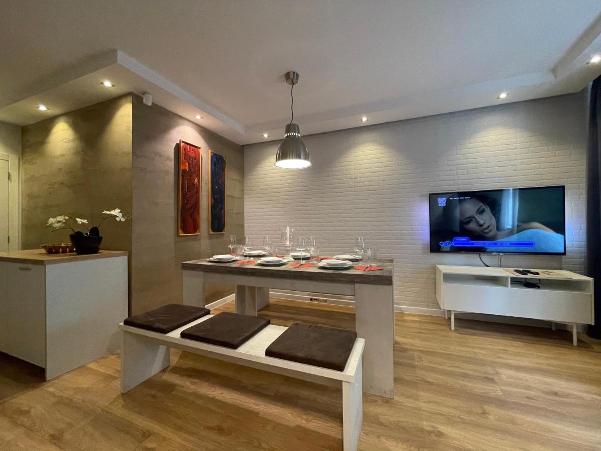 Luxury In Center 2 * Warna