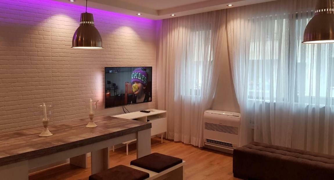 Apartment Luxury In Center 2 Warna