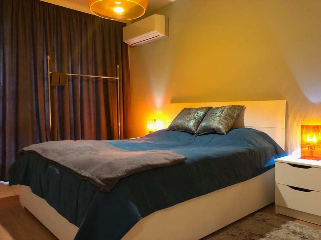 Luxury In Center 2 * Warna